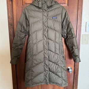 Patagonia Women's Green Down Parka Jacket